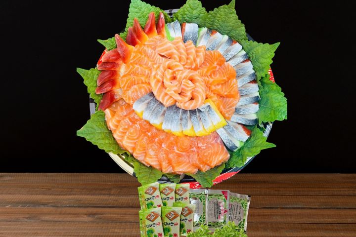Set sashimi 400g cá hồi Nauy + 1.5 thanh cá trích ép trứng + 10 miếng sò đỏ